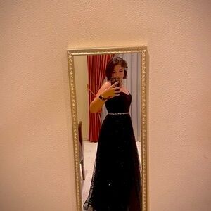 Elegant Black Altar’d State Prom Dress!